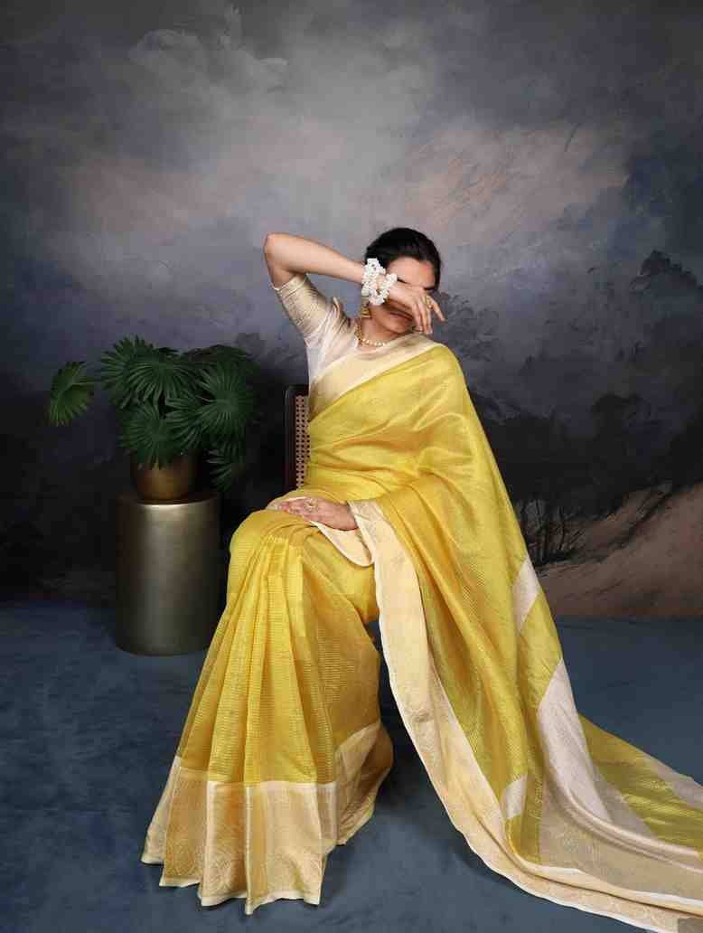 Jacquard Chex Saree with Zari Weaving